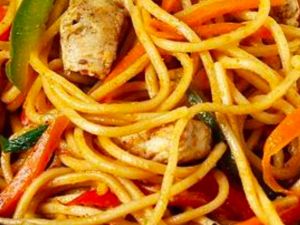 CHICKEN FRIED NOODLES